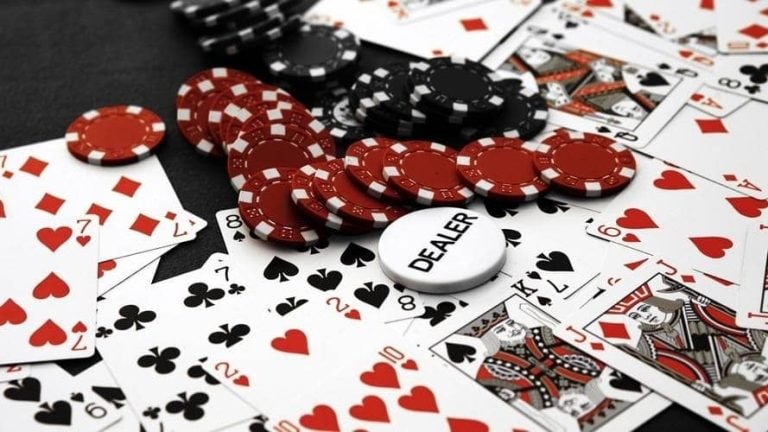 Người chơi đặt cược thể thao trực tuyến tại 69vn win trên điện thoại